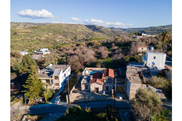 Pafos, Na sprzedaż dom w Giolou w Pafos